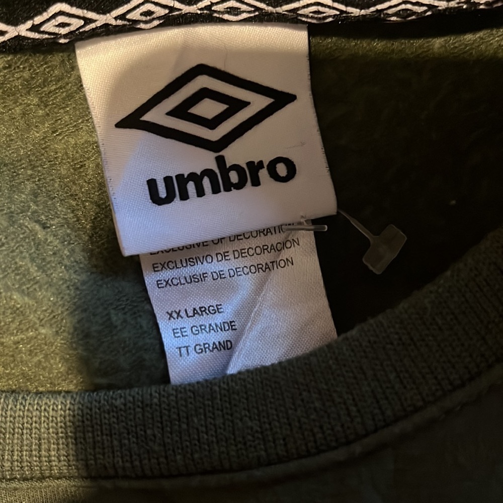 Umbro crop jumper size 12 - Picture 6 of 6